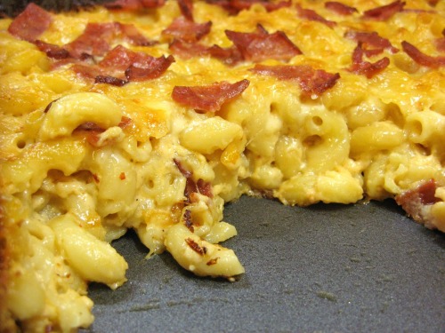 Macaroni-and-Cheese-with-serrano